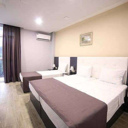 באטומי Hotel Jeal מראה חיצוני תמונה