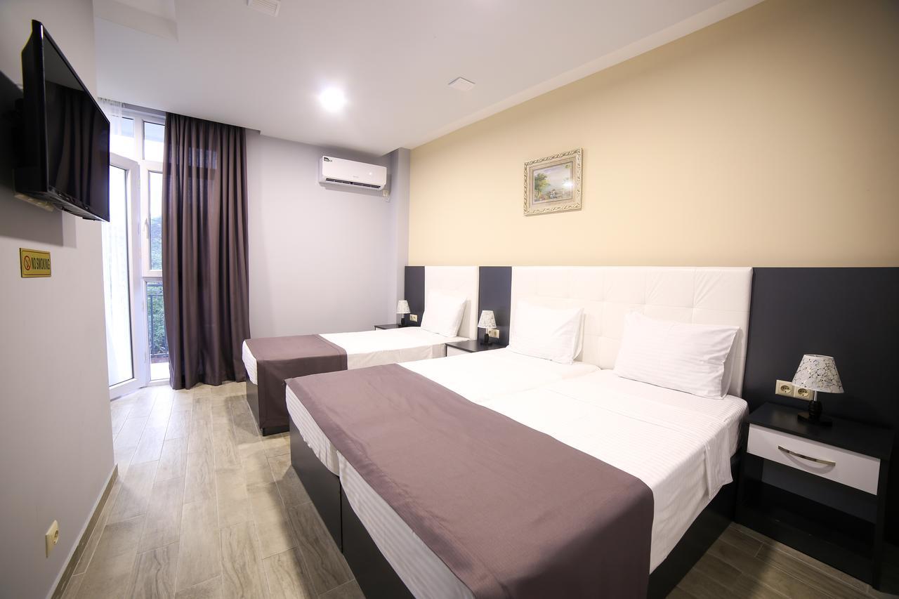 באטומי Hotel Jeal מראה חיצוני תמונה