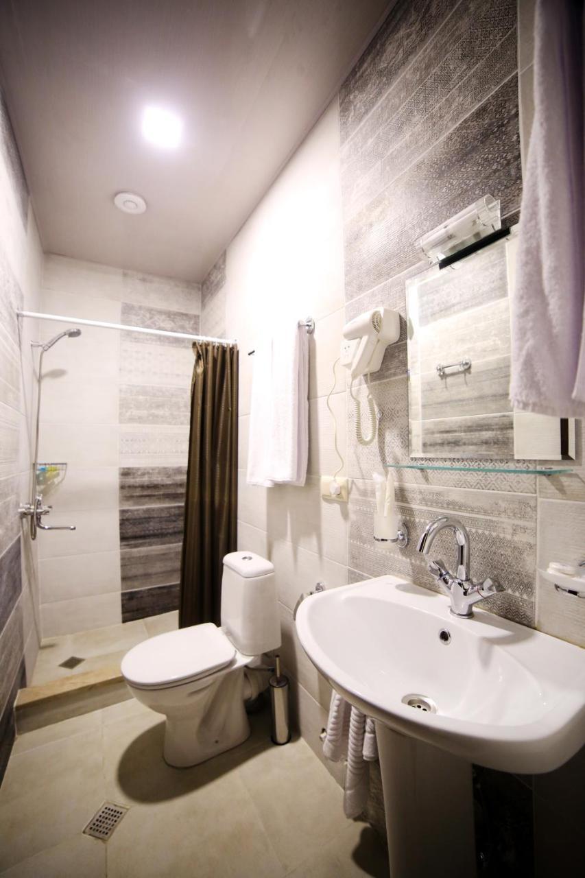באטומי Hotel Jeal מראה חיצוני תמונה