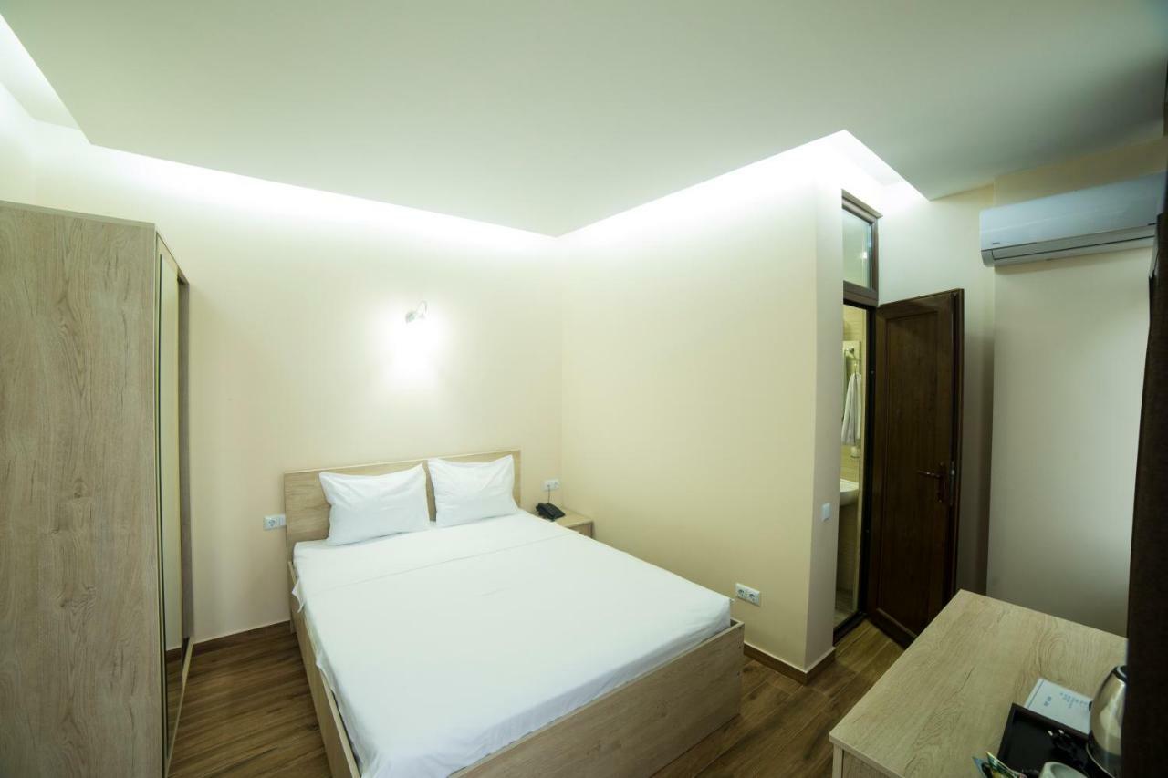 באטומי Hotel Jeal מראה חיצוני תמונה